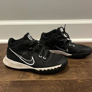 Kyrie Nike Sneakers
